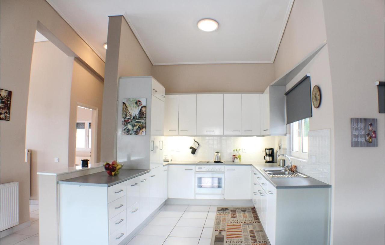 Amazing Home In Chalkida With Wifi Exteriör bild