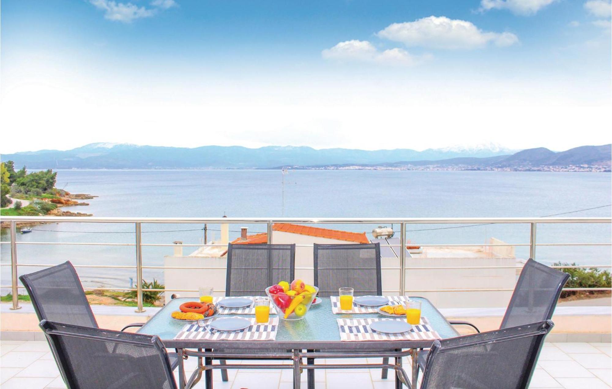 Amazing Home In Chalkida With Wifi Exteriör bild